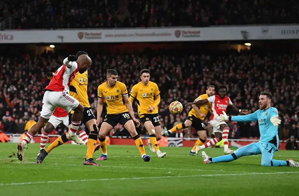 Jose Sa condamne les Wolves contre Arsenal avec un but contre son camp à la 95e minute